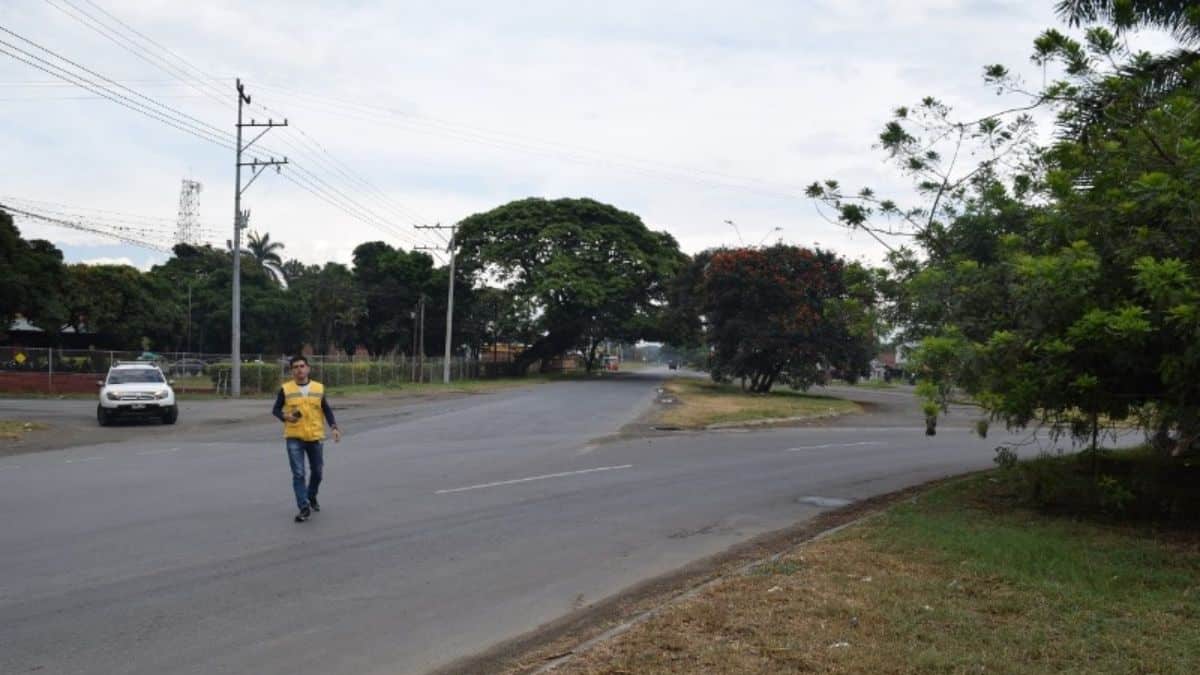 Cierre de vía Dagua – Loboguerrero por deslizamiento de tierra
