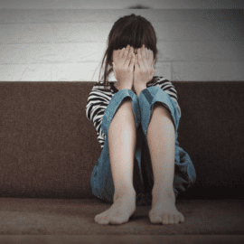 Por abusar de una menor, a docente se le prohíbe trabajar con infantes