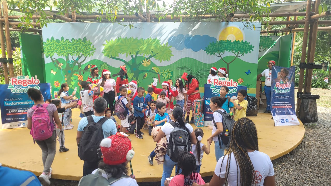 asi-se-vivio-la-entrega-de-regalos-en-el-zoologico-de-cali-23-12-2022