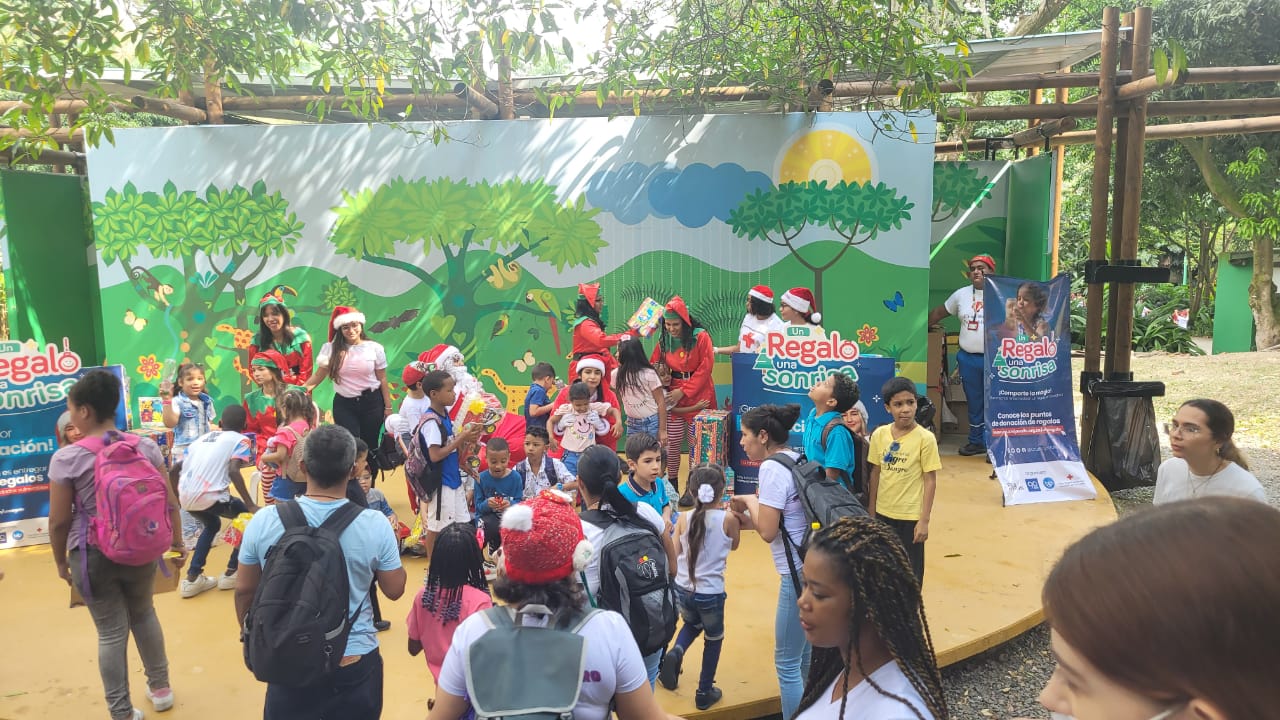 asi-se-vivio-la-entrega-de-regalos-en-el-zoologico-de-cali-23-12-2022