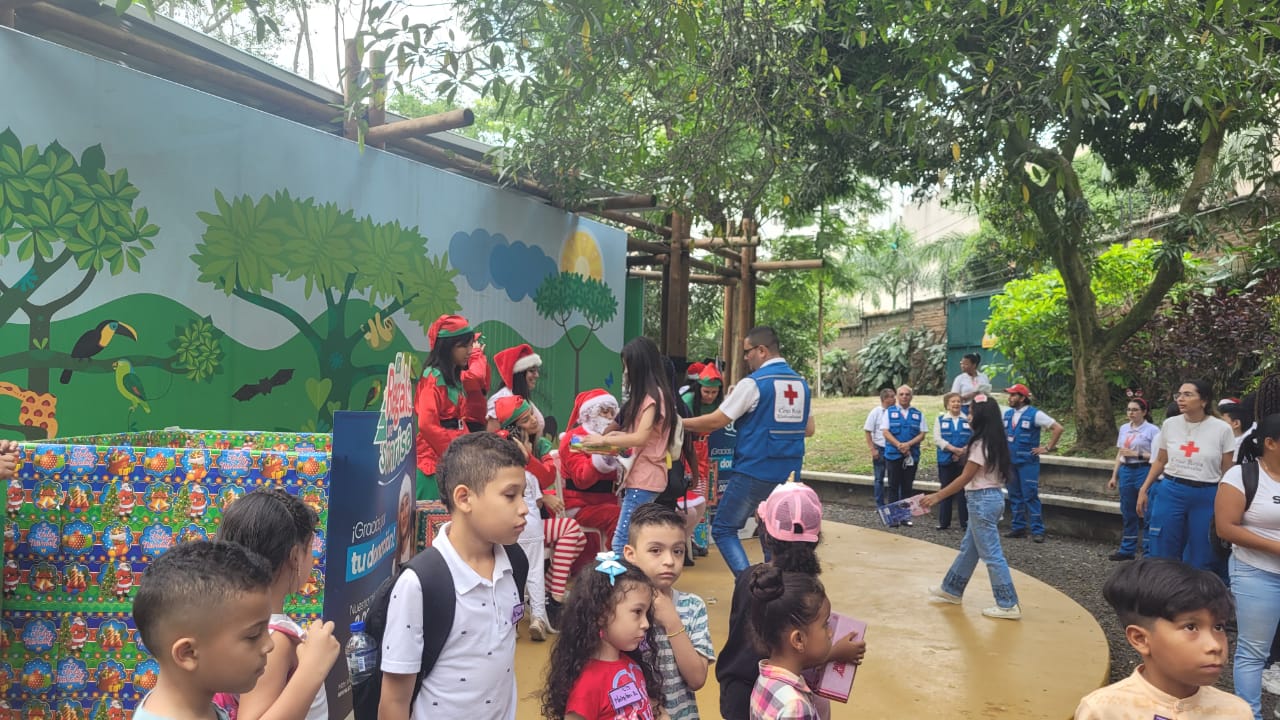 asi-se-vivio-la-entrega-de-regalos-en-el-zoologico-de-cali-23-12-2022