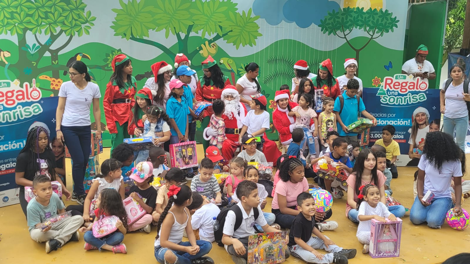 asi-se-vivio-la-entrega-de-regalos-en-el-zoologico-de-cali-23-12-2022