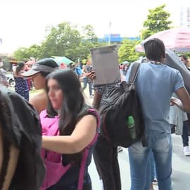 Caos y largas filas en Cali para obtener beneficio del programa Familias en Acción