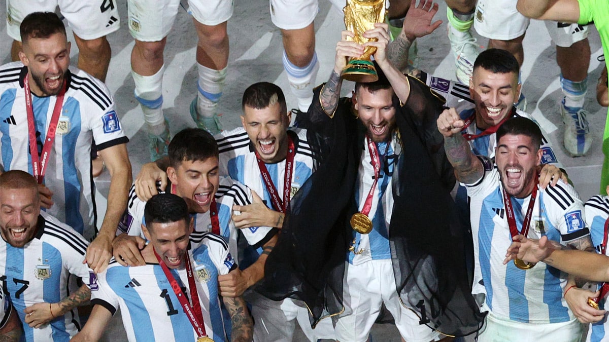 Selección argentina aterrizará en Buenos Aires en la madrugada de este martes