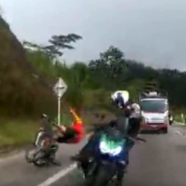 Video: Imprudencia de un motociclista provocó impactante accidente