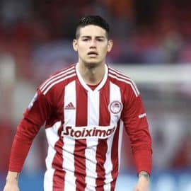 El Olympiacos de James, llegó a once partidos de invicto
