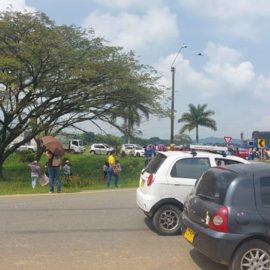 Docentes protestan en la vía Panamericana ¿Cuál es el motivo?