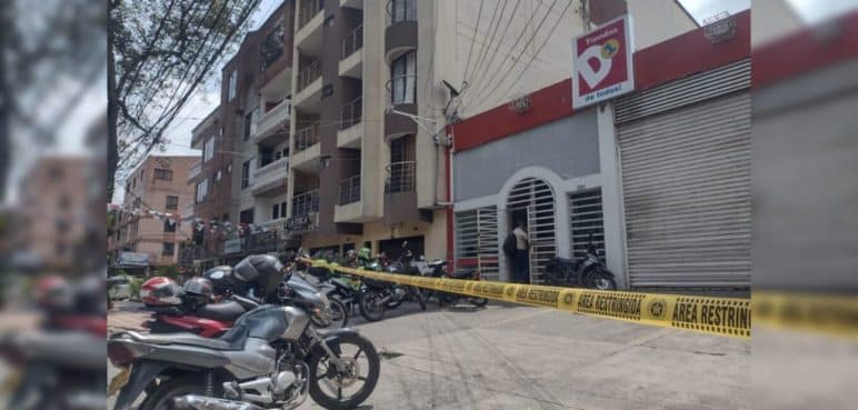 Hombres disfrazados de guardas de seguridad, roban supermercado en Cali