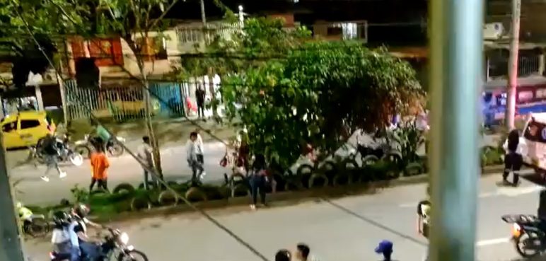 Video: Un intento de robo en Cali terminó en disparos, puños y patadas