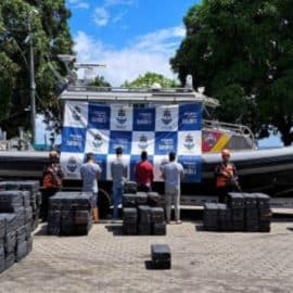 Interceptan semisumergible con cuatro toneladas de cocaína en aguas del Pacífico