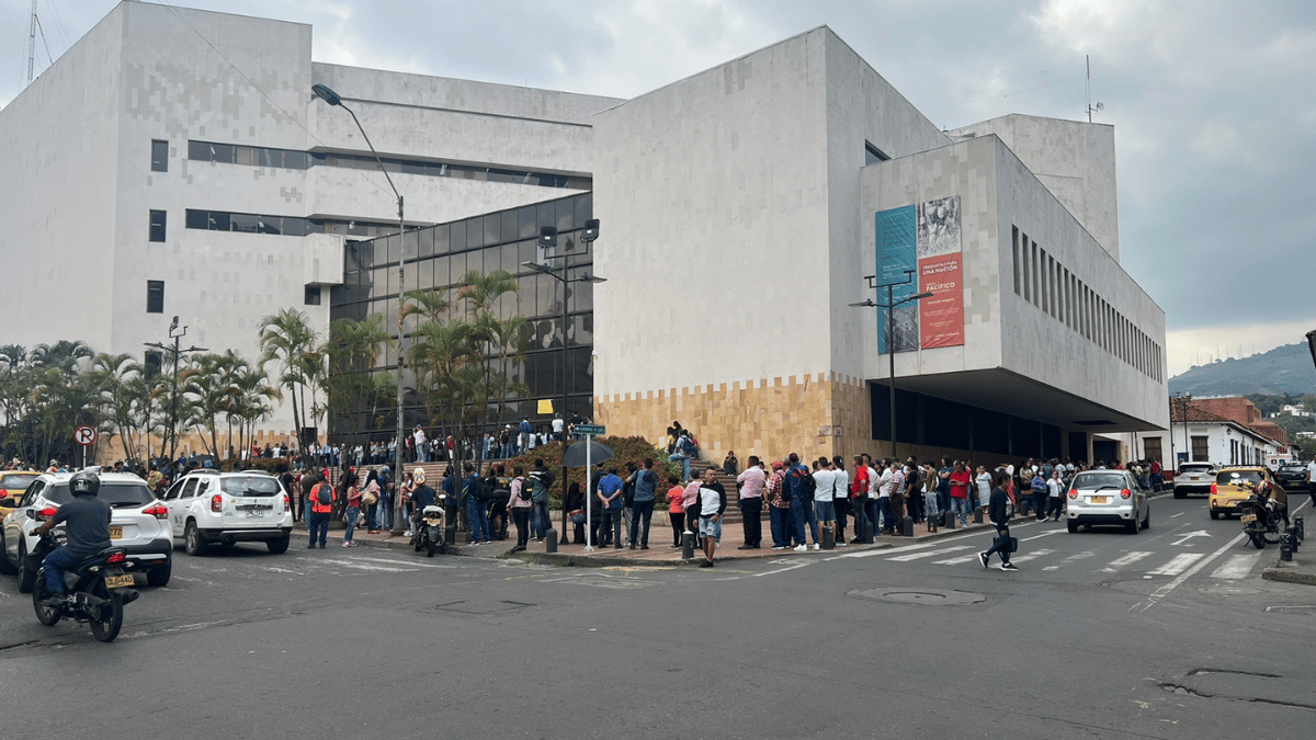 Usuarios del MÍO reportan presunto consumo de drogas en Terminal de Calipso