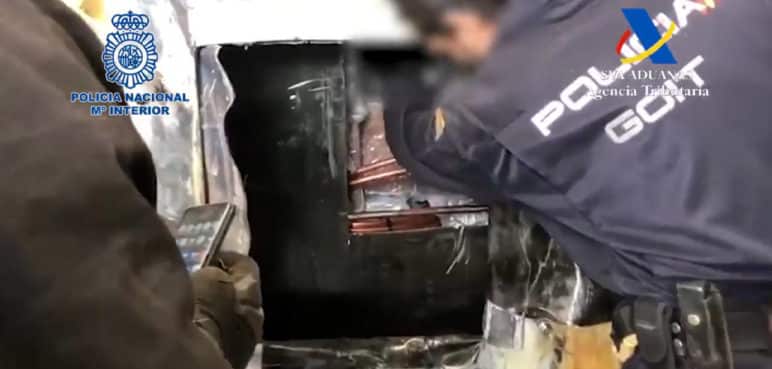 Maquina industrial que salió de Colombia a España estaba cargada de coca