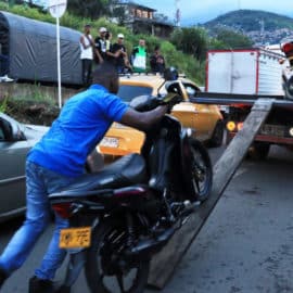 Ospina les propone a motociclistas alternativas para hacer piques en Cali