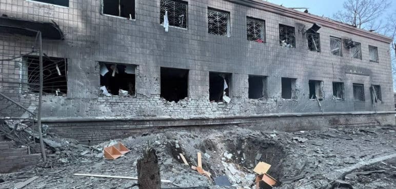 Rusia: Ucrania continúa sus bombardeos en medio de la tregua unilateral
