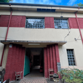 Santa Librada, un colegio que se cae a pedazos en medio de su cumpleaños 200