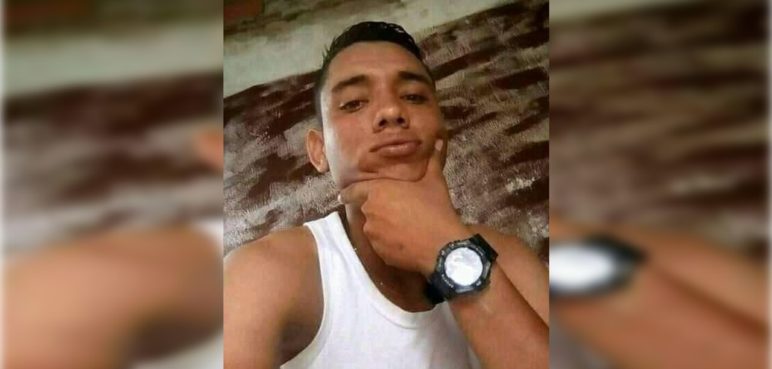 Un joven fue asesinado en una pelea: Su mamá asegura que fueron sus "amigos"