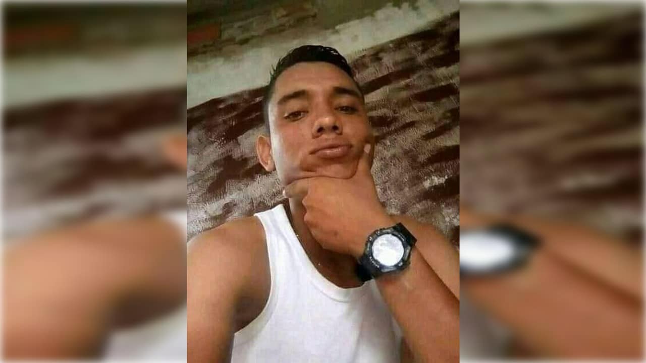 Investigan a profesor por presuntamente pedir favores sexuales a una estudiante