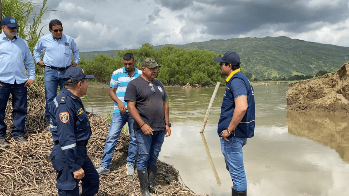 Reportan pérdidas millonarias en exportaciones por cierre en vía Panamericana