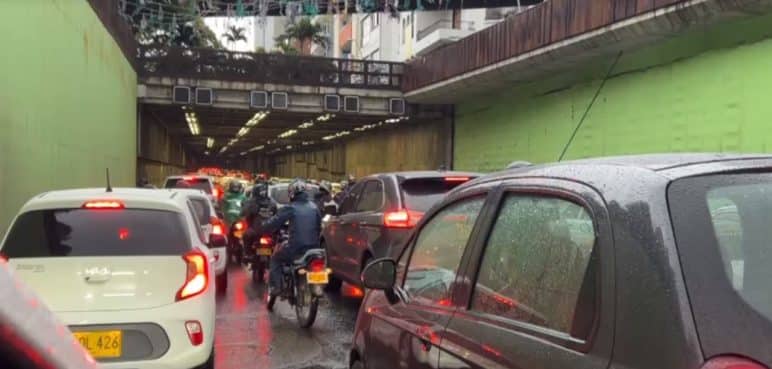 Video: Alta congestión vehicular y vías colapsadas este martes en Cali