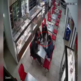 Video: Hombre que departía en panadería no se dejó robar por delincuente
