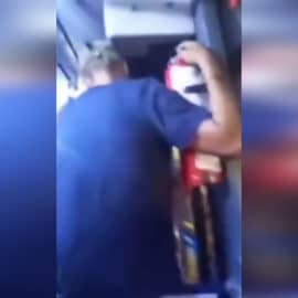 Video de usuario registró el robo de un extintor en un bus del MÍO