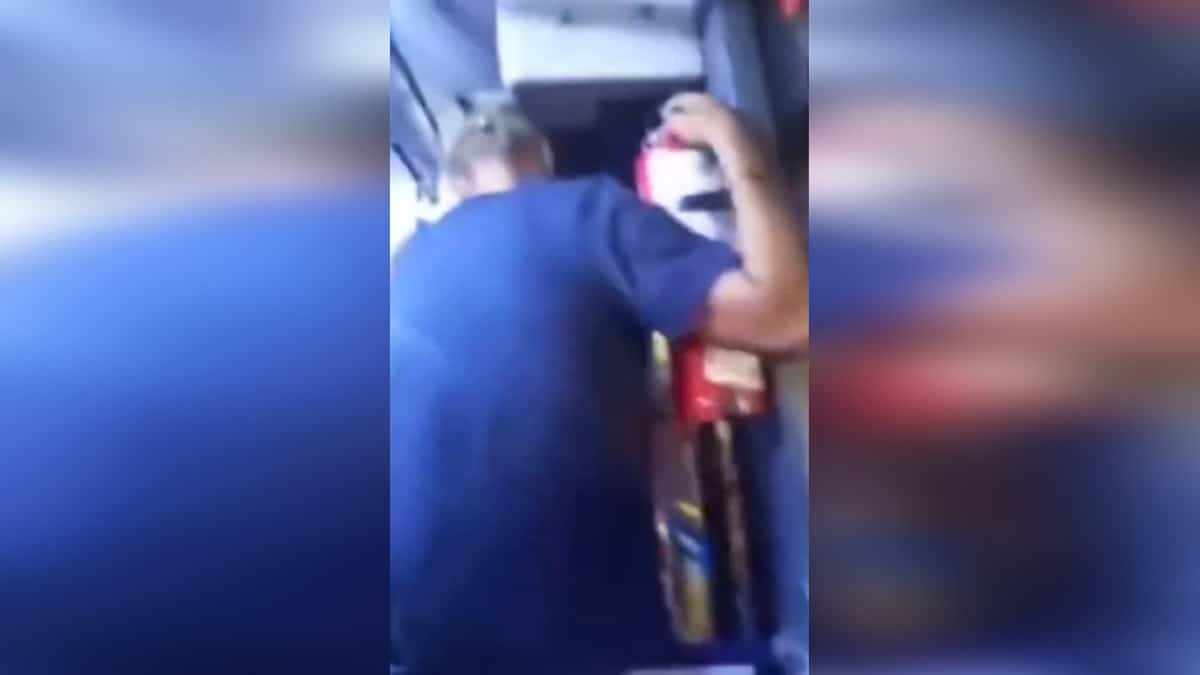 Video: Conductores paralizaron el tráfico al enfrentarse a puños y machete