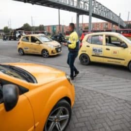 Taxista agredió a una familia tras confundirlos con un Uber