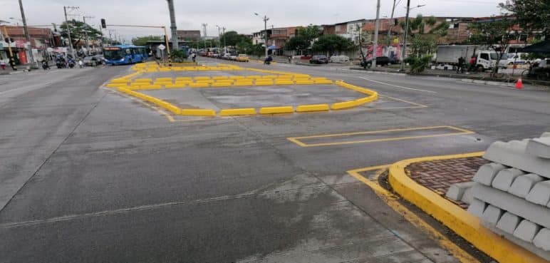 Encargados de instalar separadores viales están siendo extorsionados