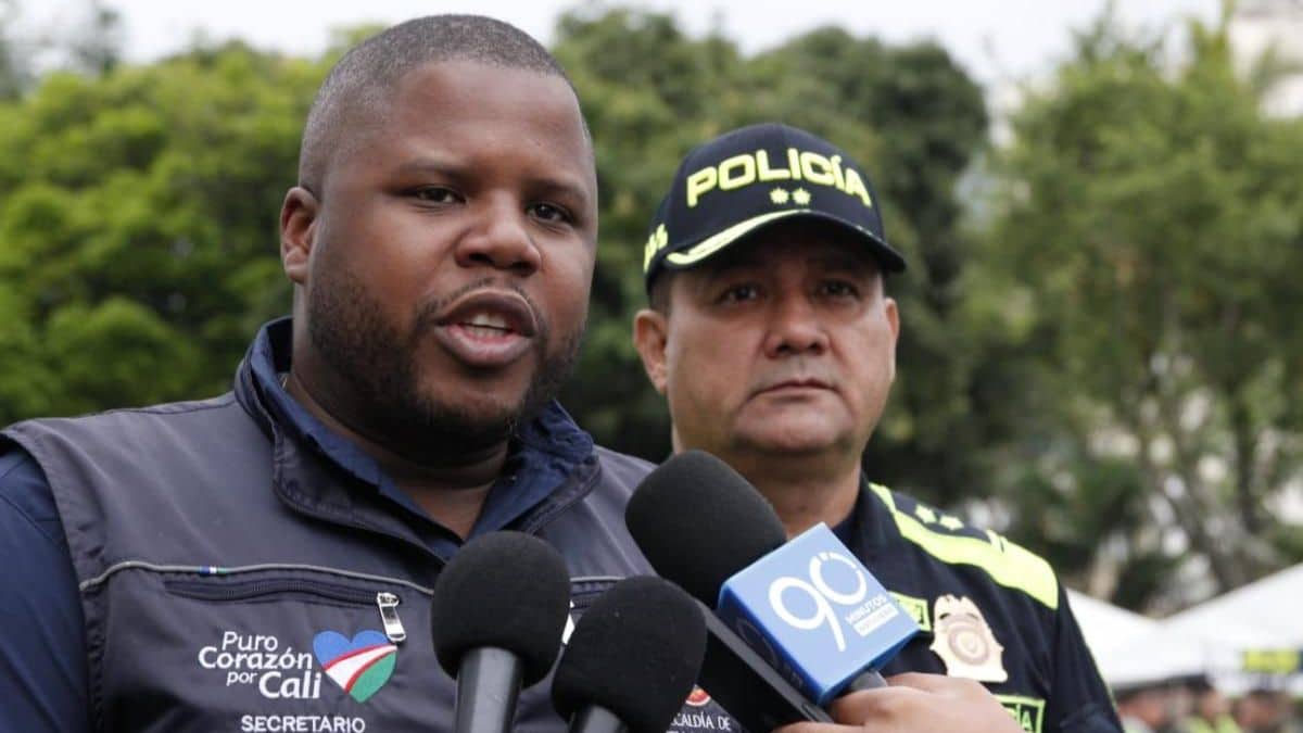 Autoridades investigan a responsables de destruir separadores viales