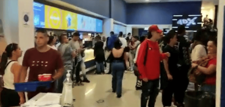 Denuncian pelea entre jóvenes en cine de centro comercial de Cali