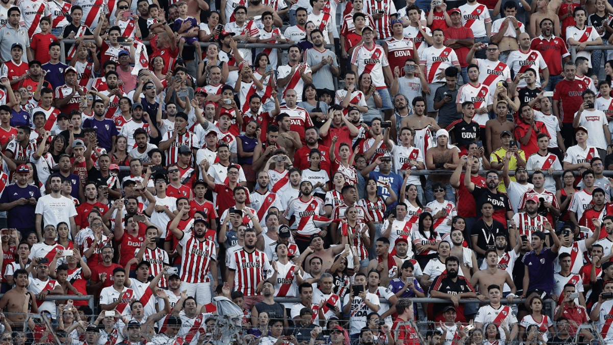Lamentable: Hincha del River Plate muere tras ser arrollado por un bus