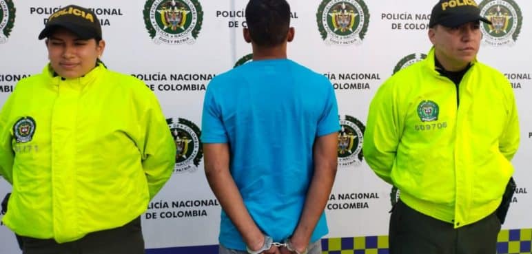Hombre abusó de la hija de uno de sus amigos, cuando lo invitaron a una fiesta