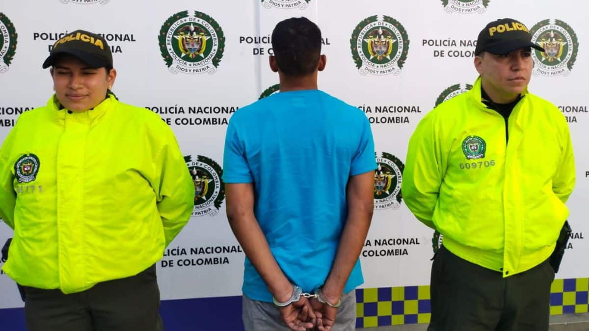 Hombre abusó de la hija de uno de sus amigos, cuando lo invitaron a una fiesta