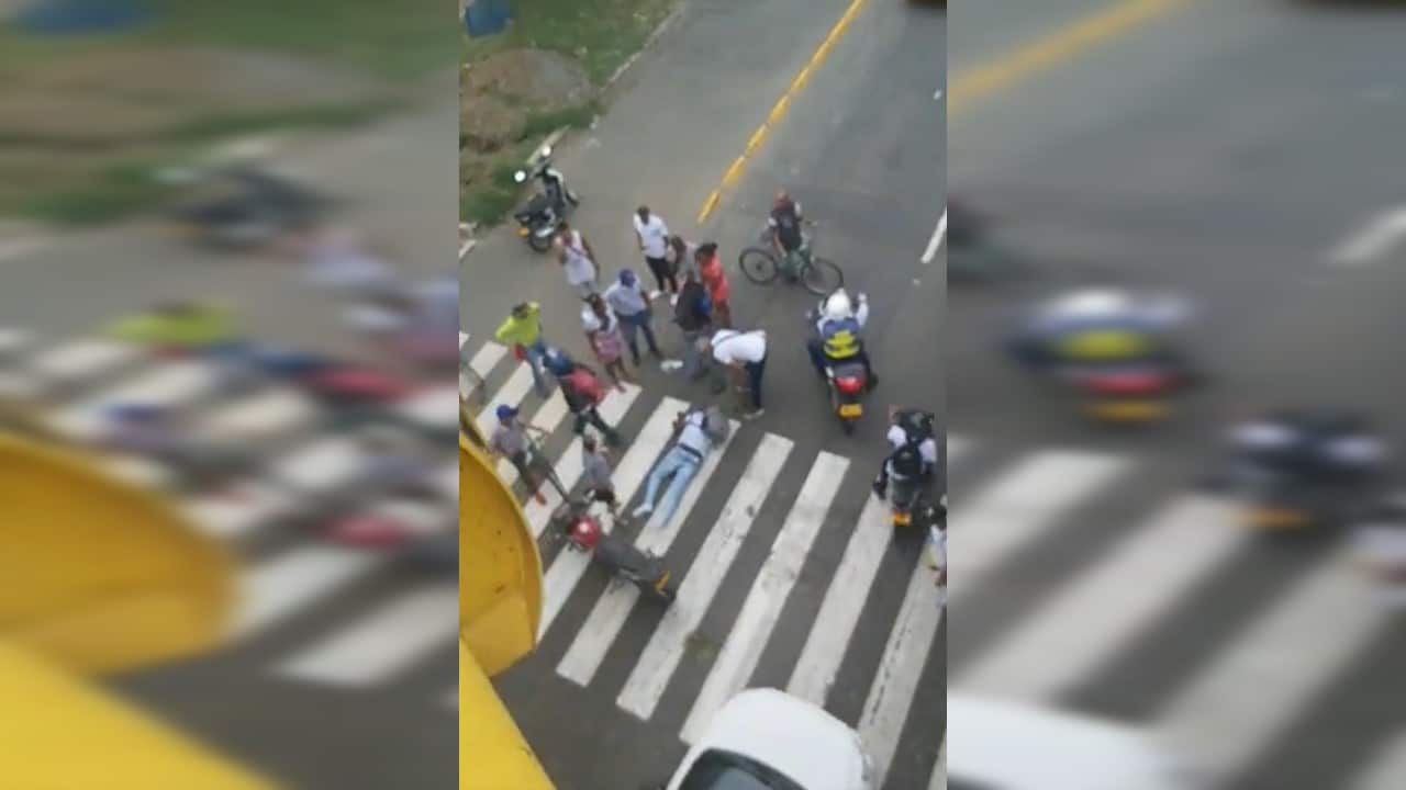 Reportan bloqueo total en la Vía al Mar por derrumbe