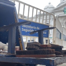 Lustradores de calzado se oponen a reubicación de la Plaza de Caycedo
