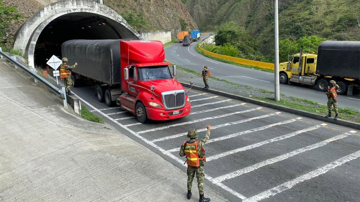 Comenzó la evacuación de familias que viven cerca el Nevado del Ruiz