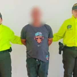 Capturan a un profesor por presuntamente abusar de seis menores de edad