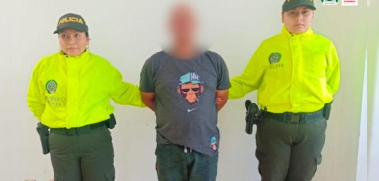 Capturan a un profesor por presuntamente abusar de seis menores de edad