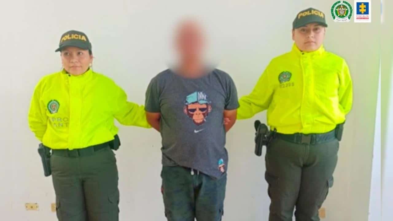 Capturan a un profesor por presuntamente abusar de seis menores de edad