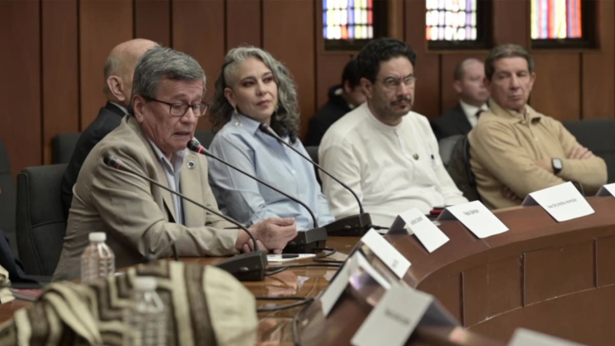 Gustavo Petro suspendió 19 órdenes de captura de disidentes de las Farc