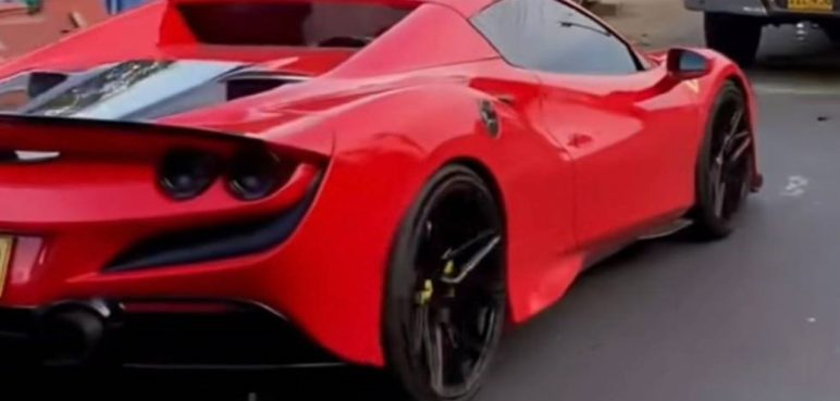 Ferrari llamó la atención de caleños por movilizarse en las calles de la ciudad