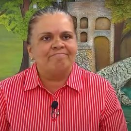 Indignación: Mujer es condenada a 14 años de cárcel por comerse un pollo y no pagarlo