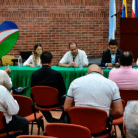 Avanza diálogo entre Gobierno y gremio de taxistas ante problemáticas que los afectan