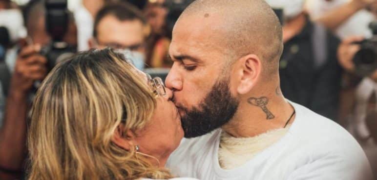 Por primera vez la madre de Dani Alves se pronuncia ante la situación de su hijo