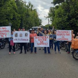Habitantes de La Buitrera protestaron por el estado de las vías en la zona