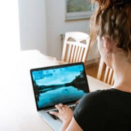 La mayoría de las mujeres en Colombia son víctimas de violencia digital