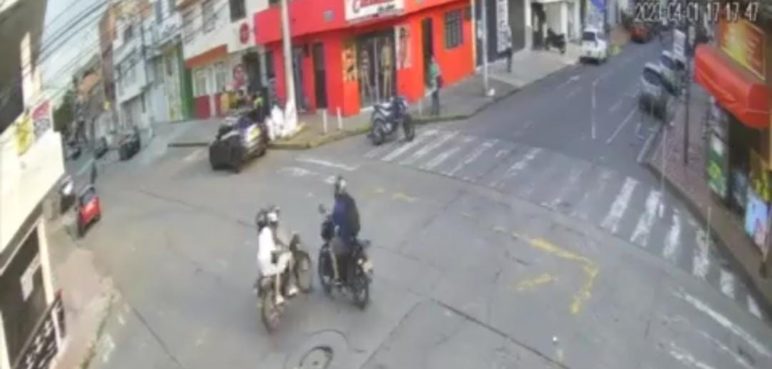 Dos motociclistas se chocaron gravemente en barrio Alameda de Cali