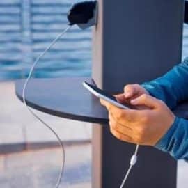 Aconsejan no cargar los celulares en centros comerciales o aeropuertos
