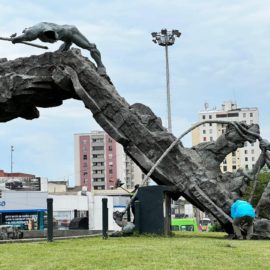 Así avanza la restauración del monumento a la Solidaridad, tras desplomarse