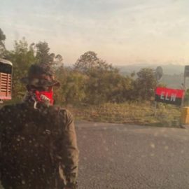 Senadora Paloma Valencia denuncia que "siguen apareciendo banderas del ELN" en el Cauca